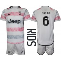 Billiga Juventus Danilo Luiz #6 Barnkläder Borta fotbollskläder till baby 2023-24 Kortärmad (+ Korta byxor)